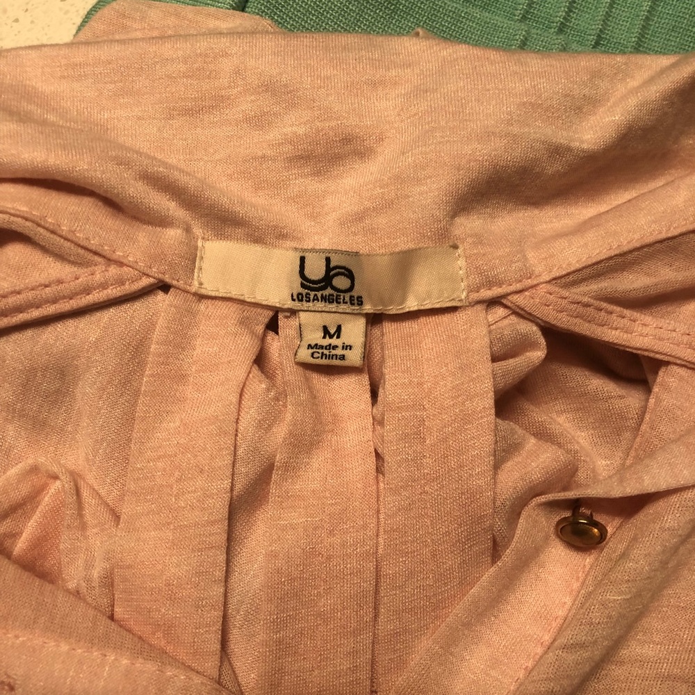 Pink button down top - Picture 4 of 4